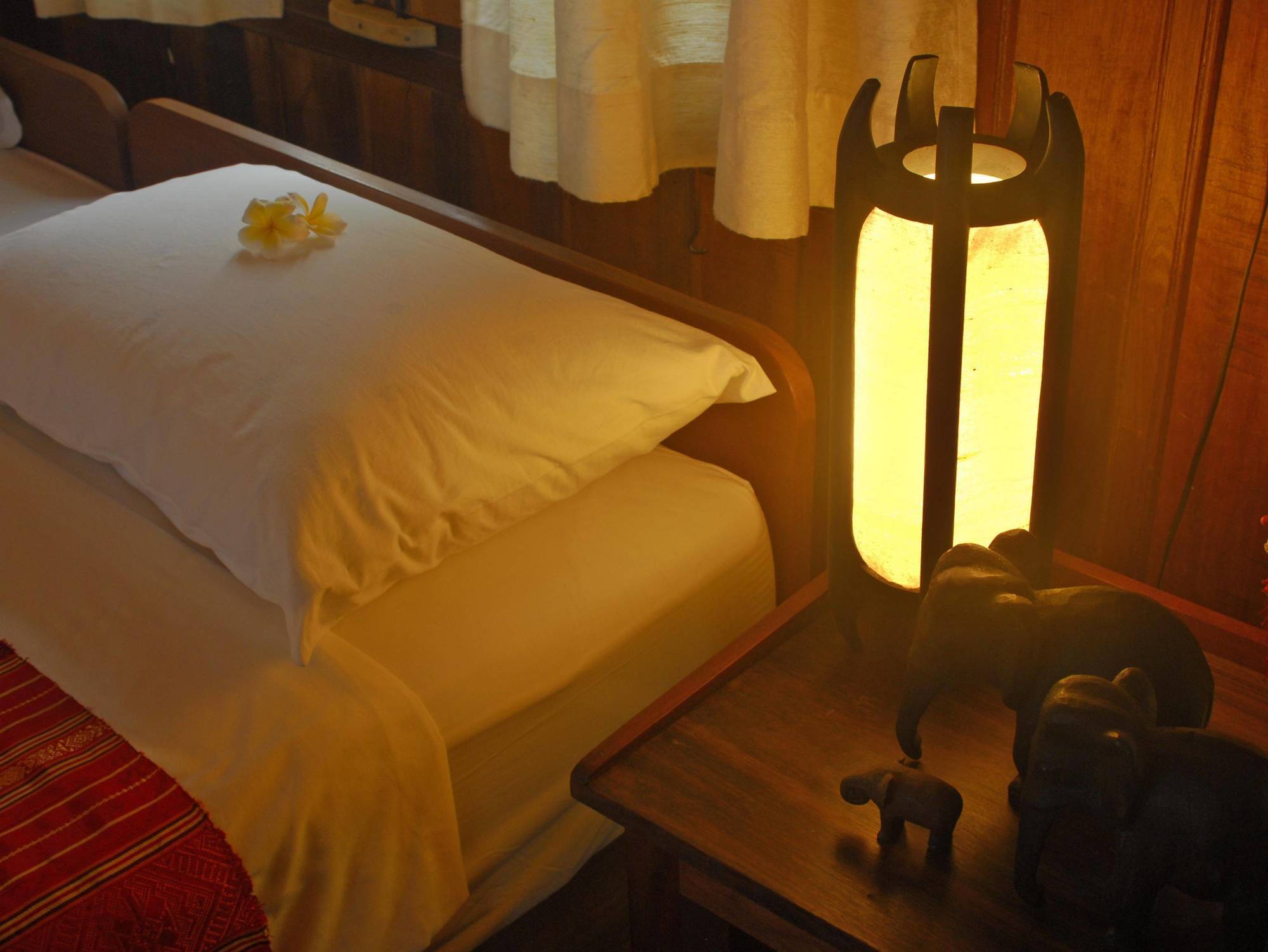 La Folie Lodge Чампасак Екстериор снимка