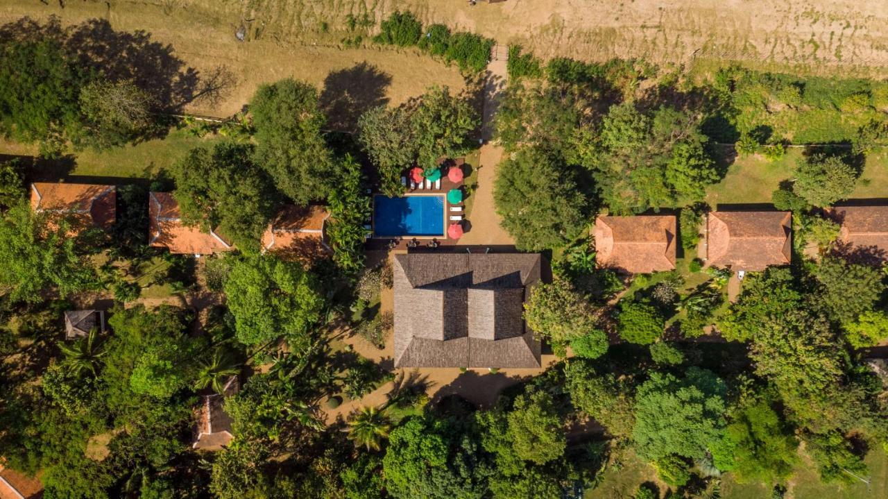 La Folie Lodge Чампасак Екстериор снимка