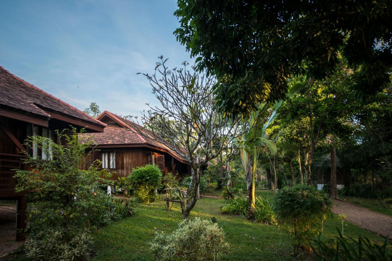 La Folie Lodge Чампасак Екстериор снимка