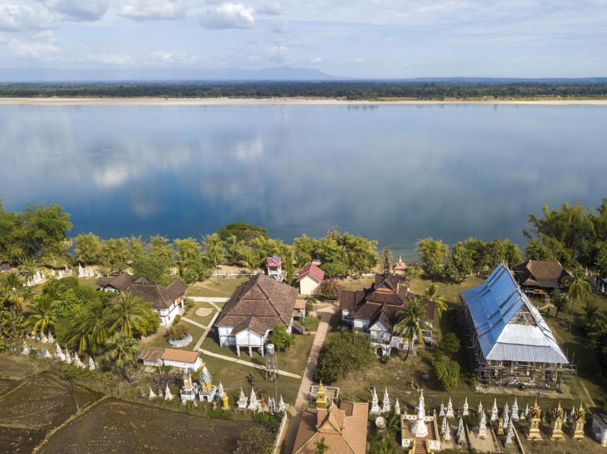 La Folie Lodge Чампасак Екстериор снимка